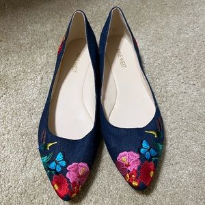 Nine West Embroidered Flats